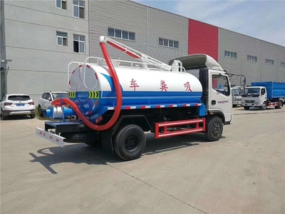 時風(fēng)風(fēng)馳吸糞車保護(hù)環(huán)境人人做起